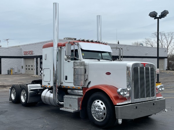 Used 2011 Peterbilt 388 Flat Top Sleeper - Cummins 435 Horsepower - 13 Speed Manual for sale Sold at Chicago Motor Cars in West Chicago IL 60185 3