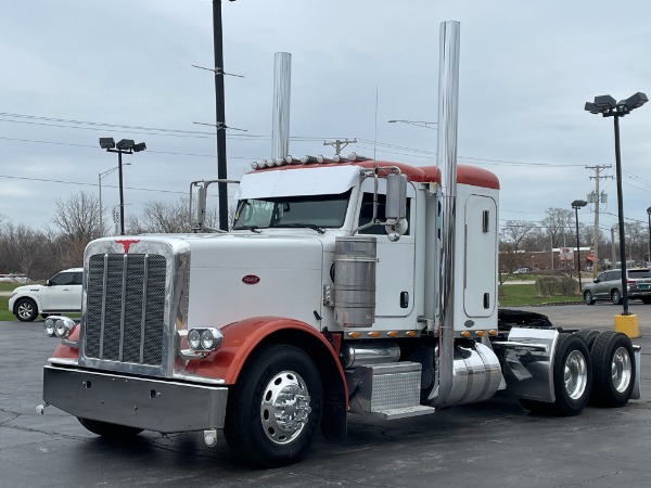 Used 2011 Peterbilt 388 Flat Top Sleeper - Cummins 435 Horsepower - 13 Speed Manual for sale Sold at Chicago Motor Cars in West Chicago IL 60185 1