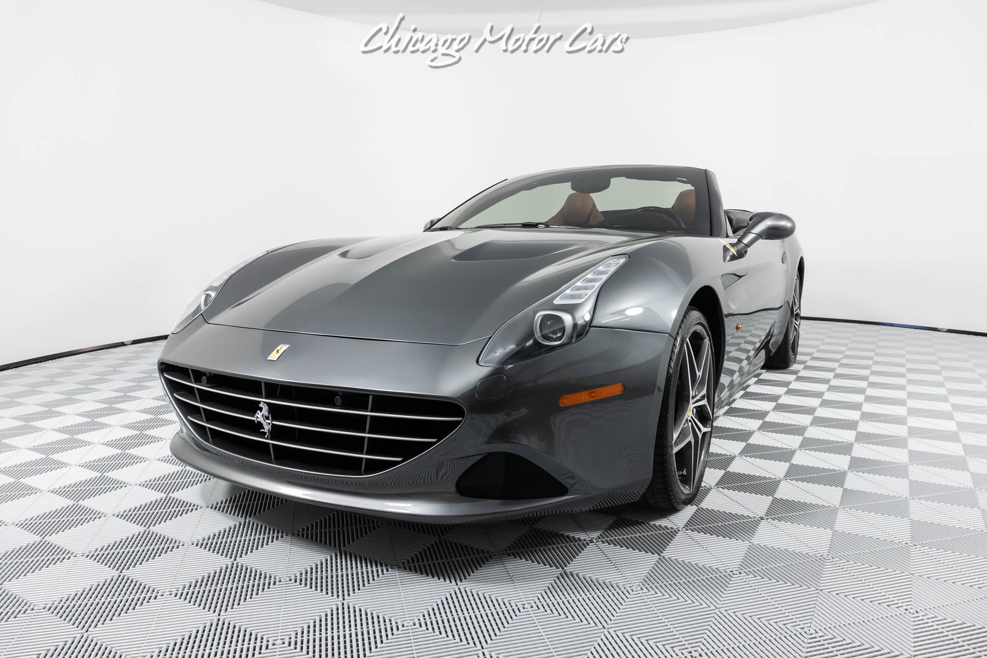 Used-2017-Ferrari-California-T-HANDLING-SPECIALE-PACKAGE-RARE-CONVERTIBLE-ONLY-4K-MILES