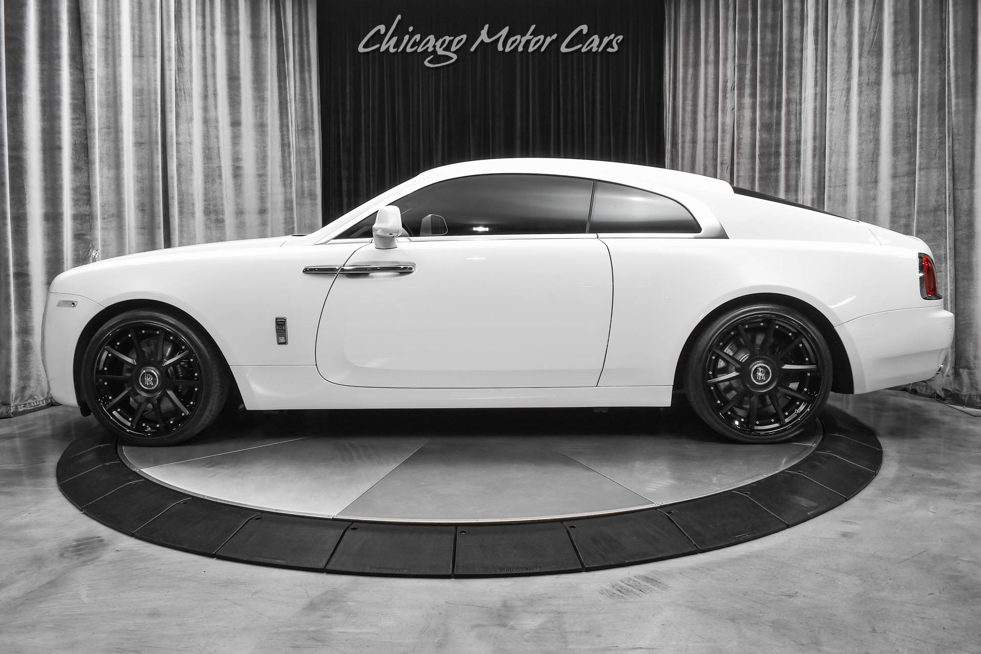 Used-2016-Rolls-Royce-Wraith-Coupe-ONLY-9K-Miles-HOT-Color-Combo-Starlight-Headliner-Wraith-Package