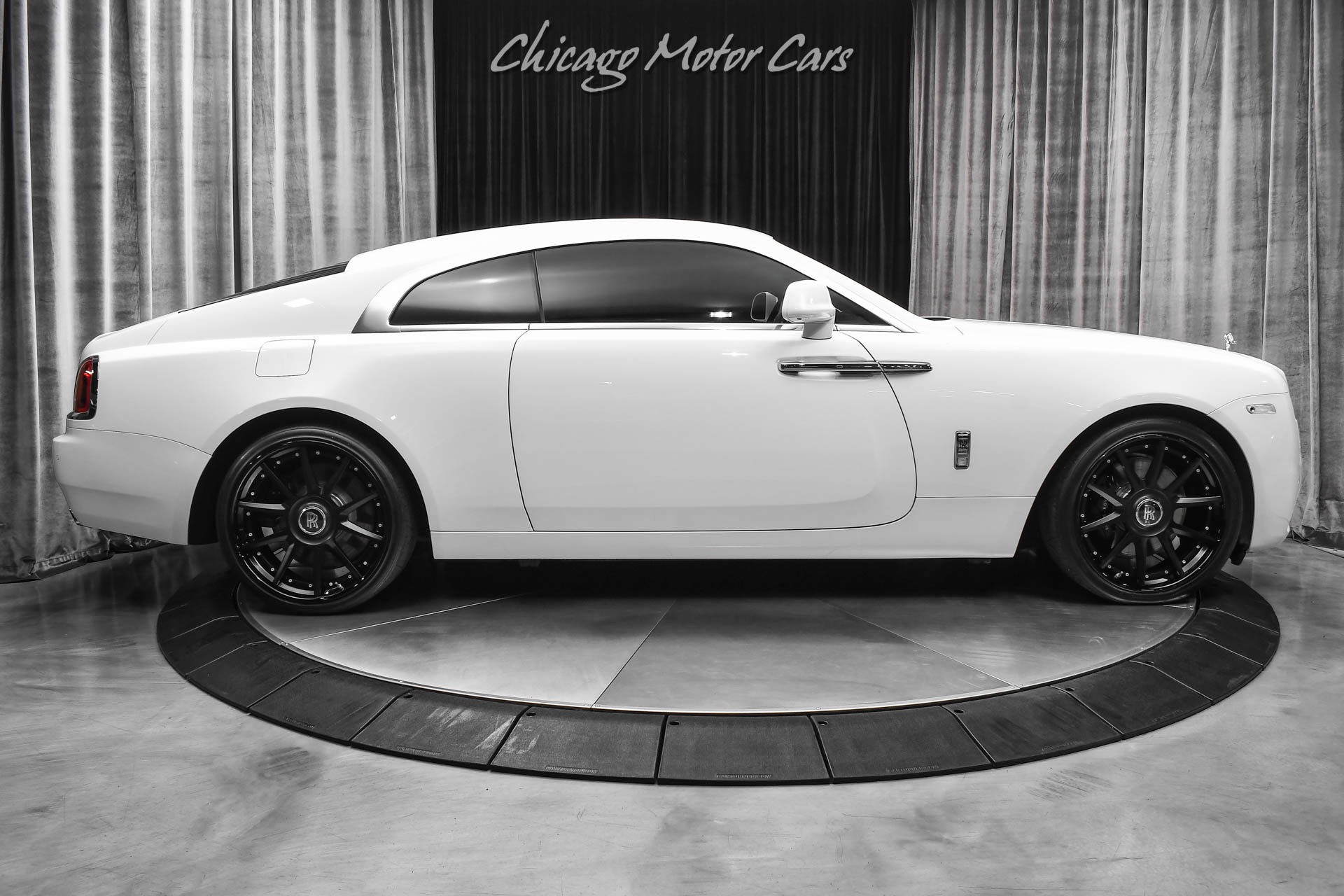 Used-2016-Rolls-Royce-Wraith-Coupe-ONLY-9K-Miles-HOT-Color-Combo-Starlight-Headliner-Wraith-Package