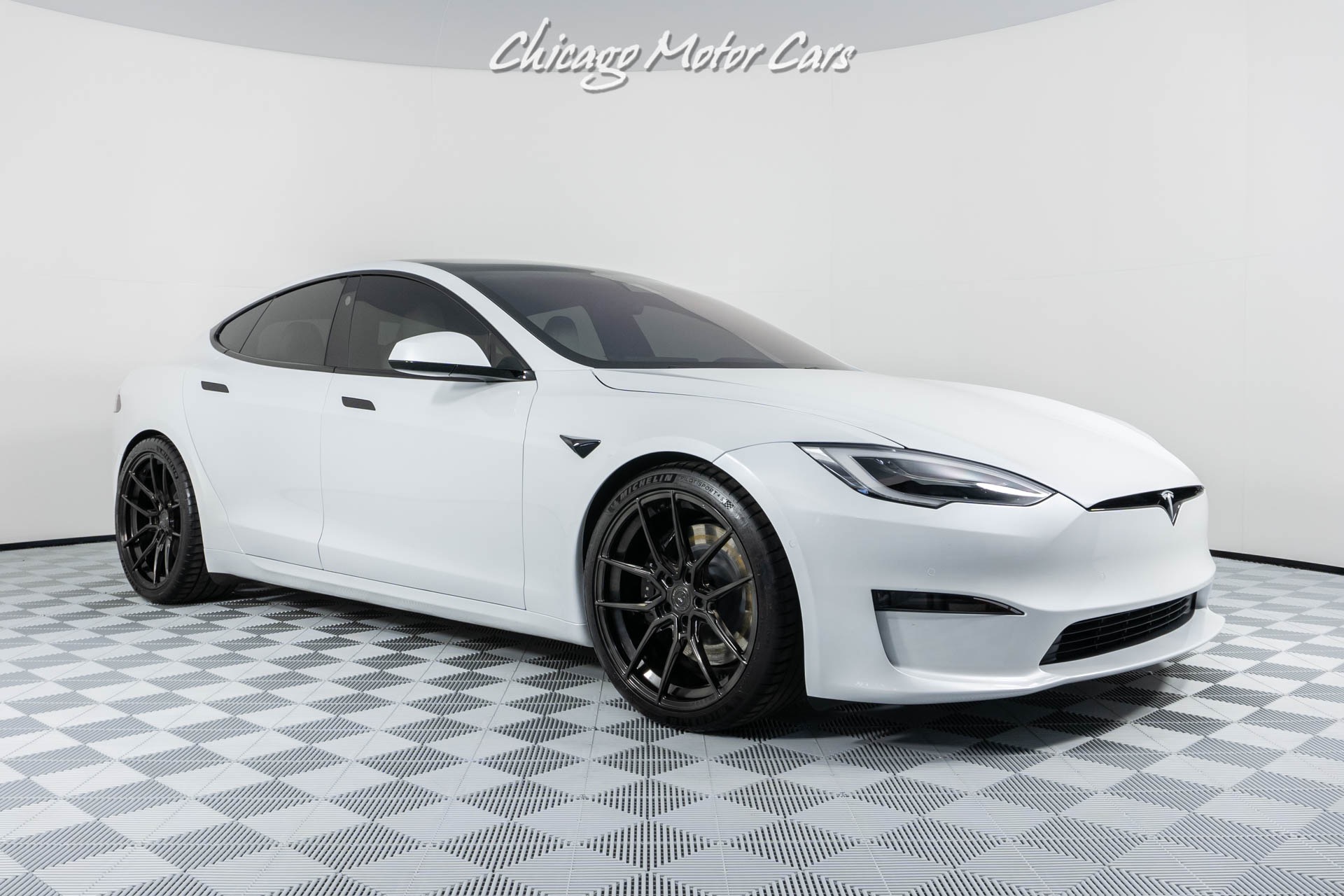 Used-2021-Tesla-Model-S-Plaid-AG-WHEELS-AUTO-PILOT--ONLY-4K-MILES