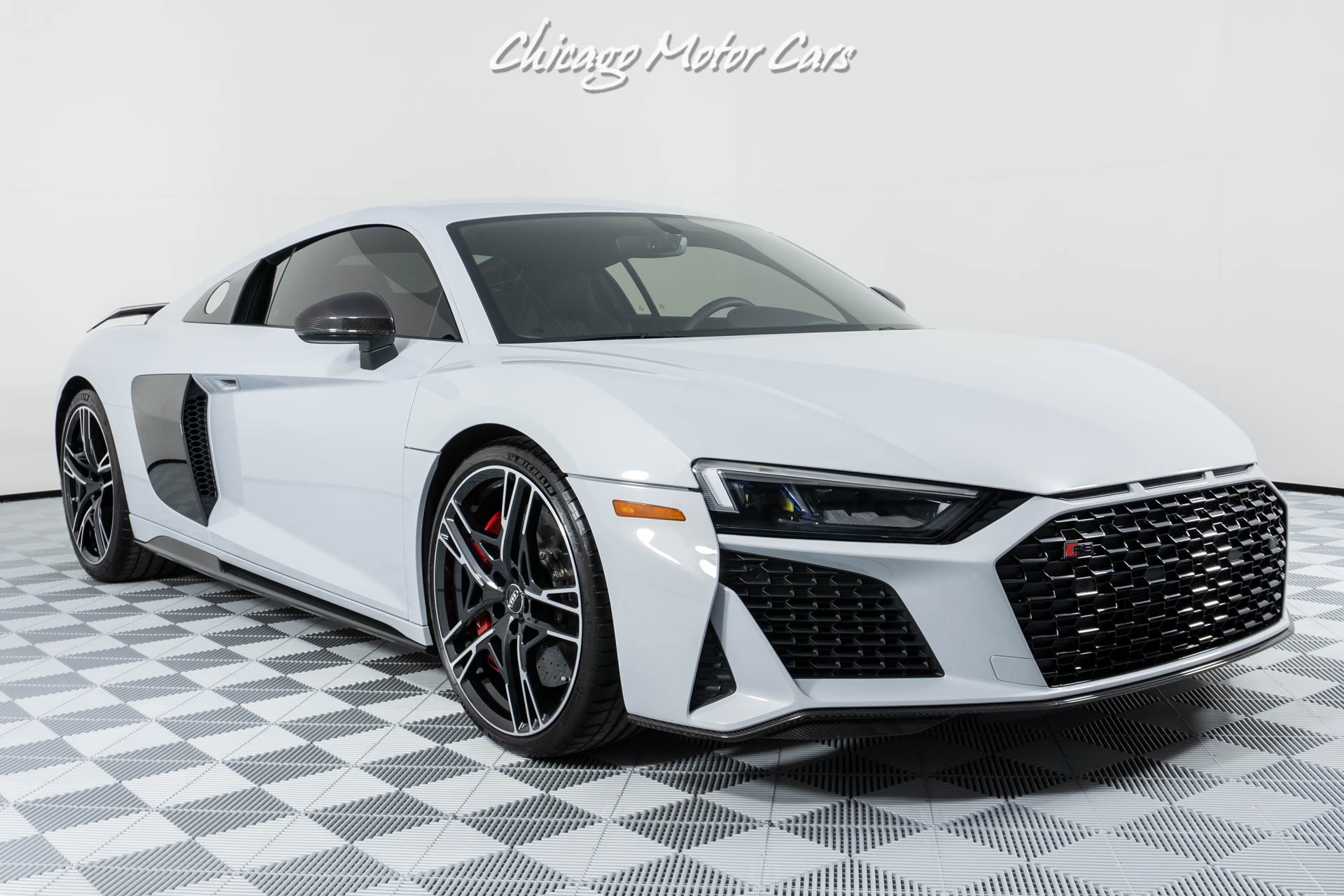 Used-2020-Audi-R8-52-quattro-V10-performance-ONLY-7K-MILES-CARBON-FIBER-OPTIONS