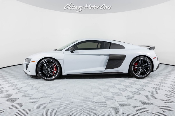 Used 2020 Audi R8 5.2 quattro V10 performance ONLY 7K MILES CARBON FIBER OPTIONS for sale Sold at Chicago Motor Cars in West Chicago IL 60185 2