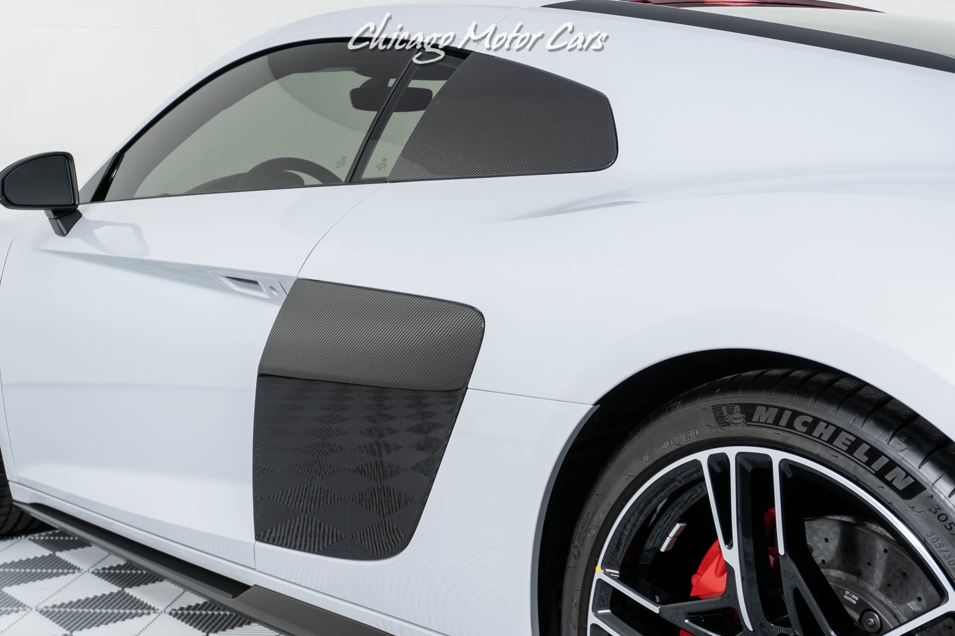 Used-2020-Audi-R8-52-quattro-V10-performance-ONLY-7K-MILES-CARBON-FIBER-OPTIONS