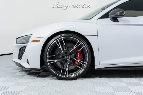 Used 2020 Audi R8 5.2 quattro V10 performance ONLY 7K MILES CARBON FIBER OPTIONS for sale Sold at Chicago Motor Cars in West Chicago IL 60185 3