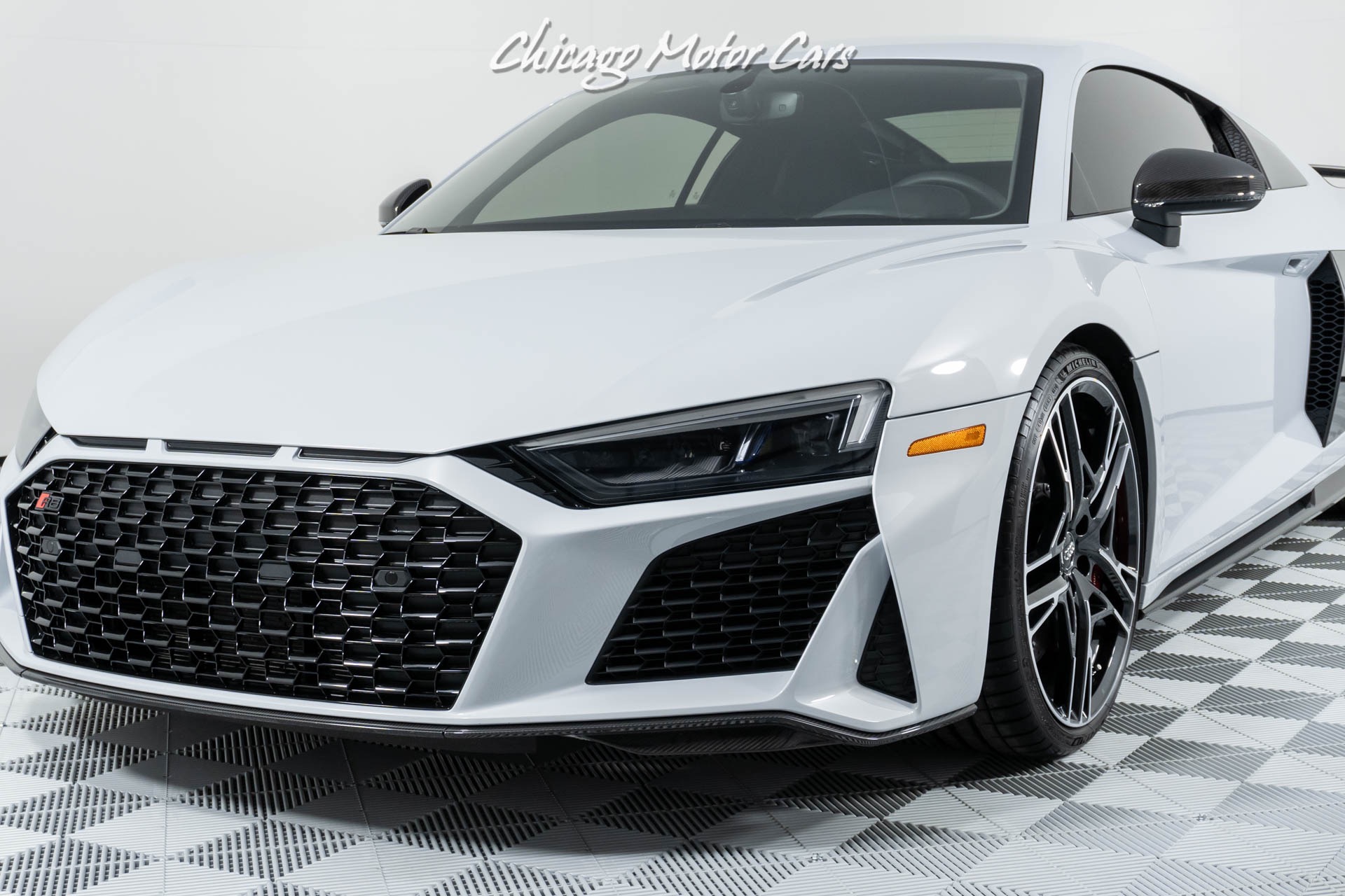 Used-2020-Audi-R8-52-quattro-V10-performance-ONLY-7K-MILES-CARBON-FIBER-OPTIONS