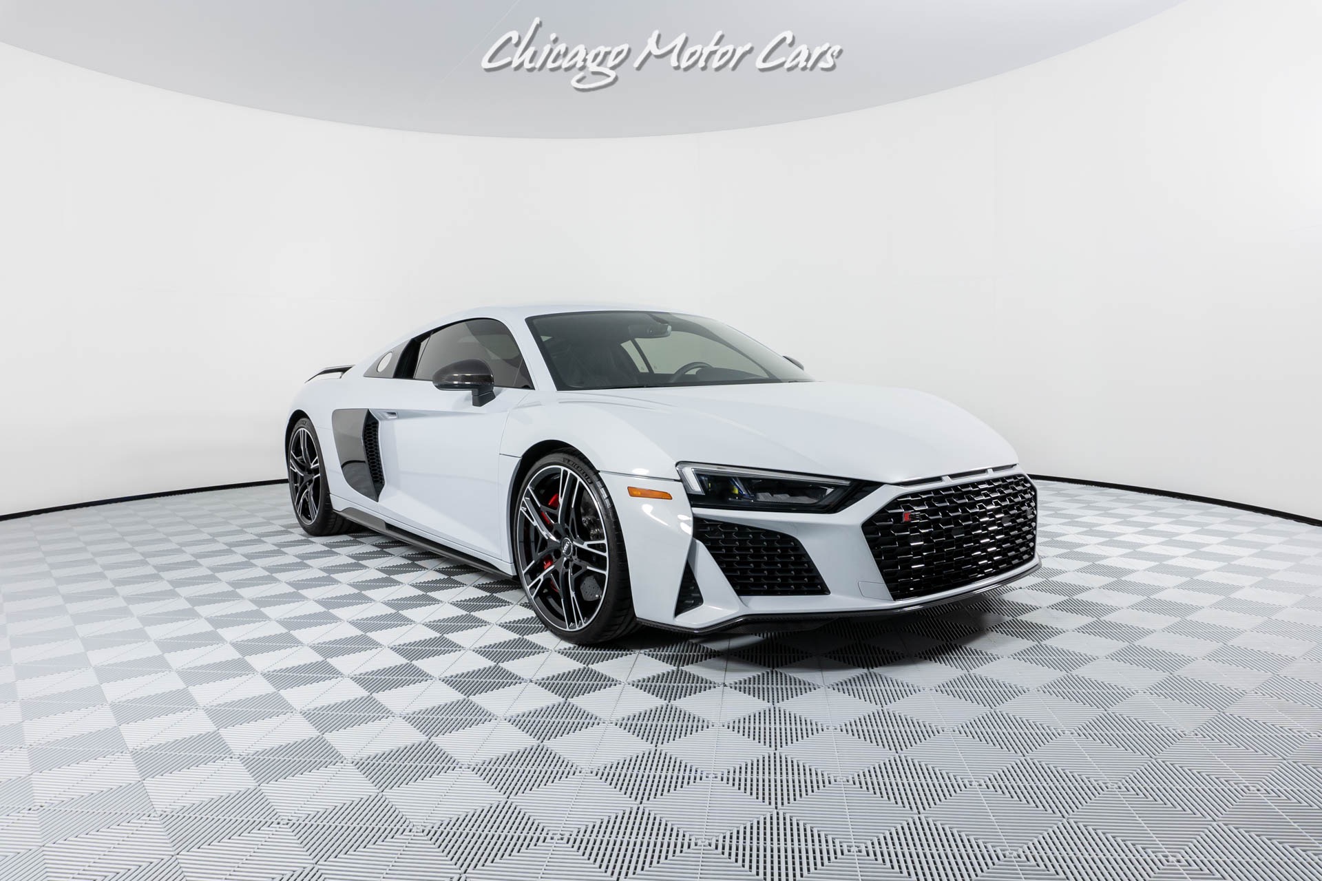 Used-2020-Audi-R8-52-quattro-V10-performance-ONLY-7K-MILES-CARBON-FIBER-OPTIONS