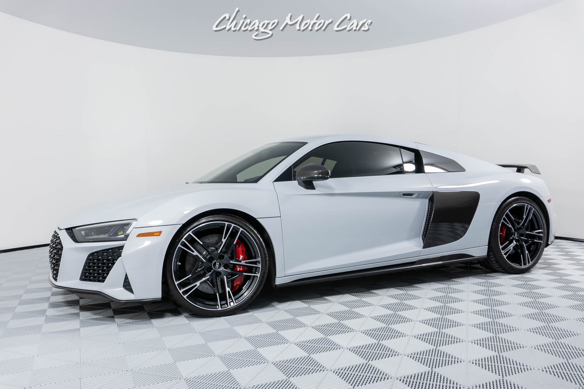Used 2020 Audi R8 5.2 quattro V10 performance ONLY 7K MILES CARBON FIBER OPTIONS for sale Sold at Chicago Motor Cars in West Chicago IL 60185 1