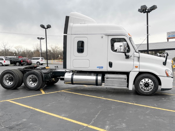 Used-2013-Freightliner-Cascadia-125-Extended-Sleeper---Detroit-Diesel---Automatic---PTO---40K-Rears