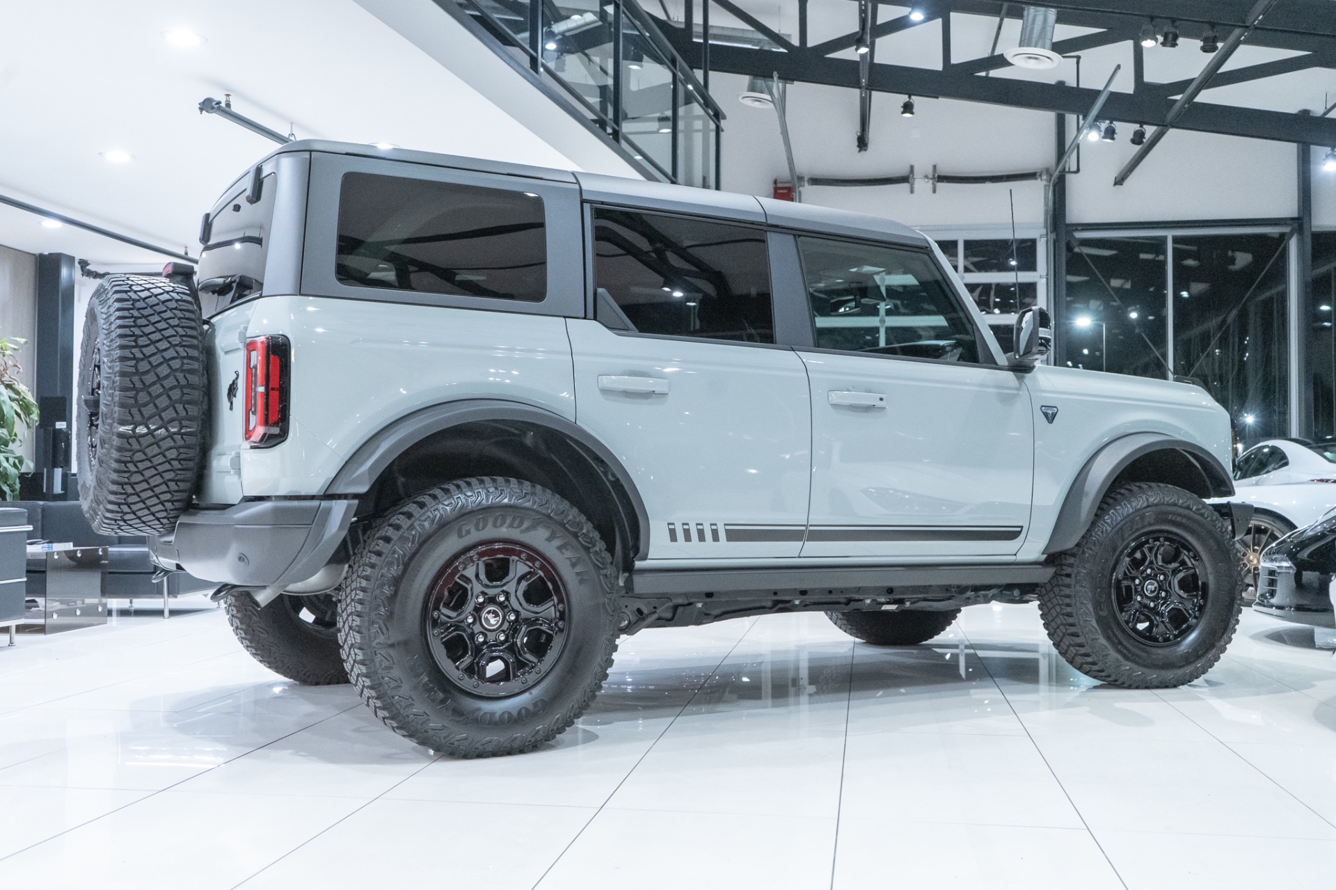 Used-2021-Ford-Bronco-First-Edition-Advanced-4X4-SUV-Cactus-Gray-wBeadlock-17-Wheels