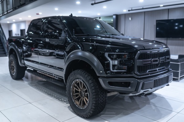 Used 2020 Ford F-150 SVT Raptor 4X4 SuperCrew Pickup 802A Pkg Tech Pkg Twin Moonroof Fuel Wheels for sale Sold at Chicago Motor Cars in West Chicago IL 60185 5