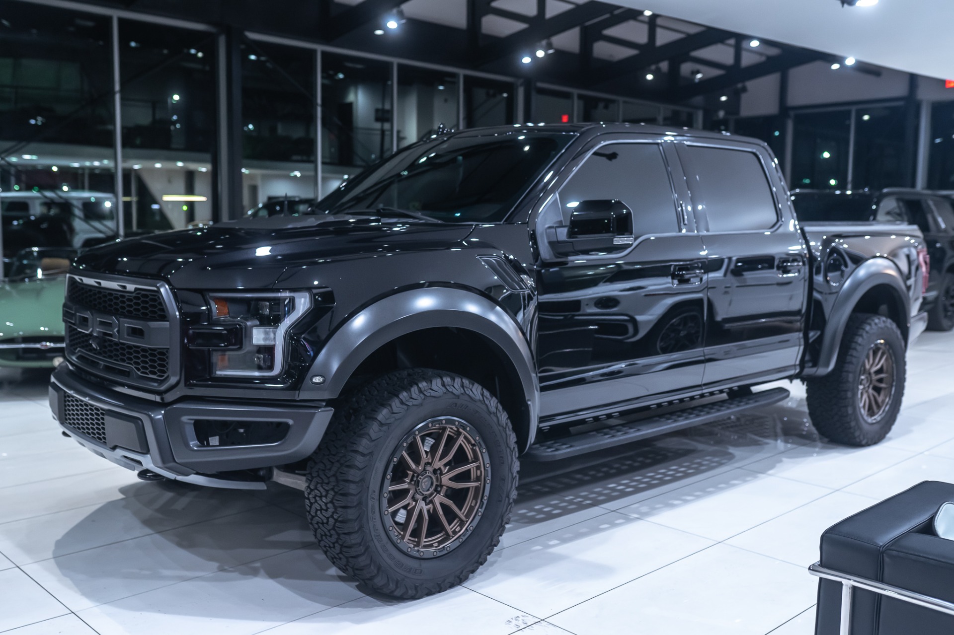 Used-2020-Ford-F-150-SVT-Raptor-4X4-SuperCrew-Pickup-802A-Pkg-Tech-Pkg-Twin-Moonroof-Fuel-Wheels