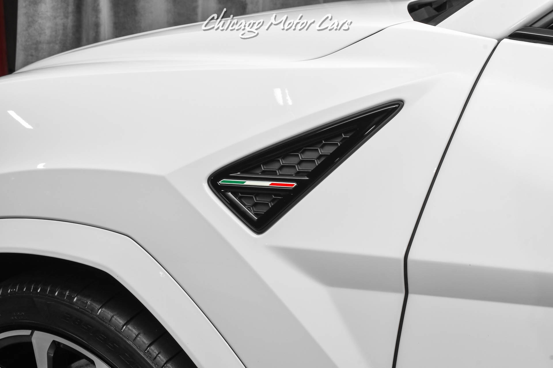 Used-2021-Lamborghini-Urus-SUV-Hot-Color-Combo-23-Taigete-Rims-Sportivo-Leather