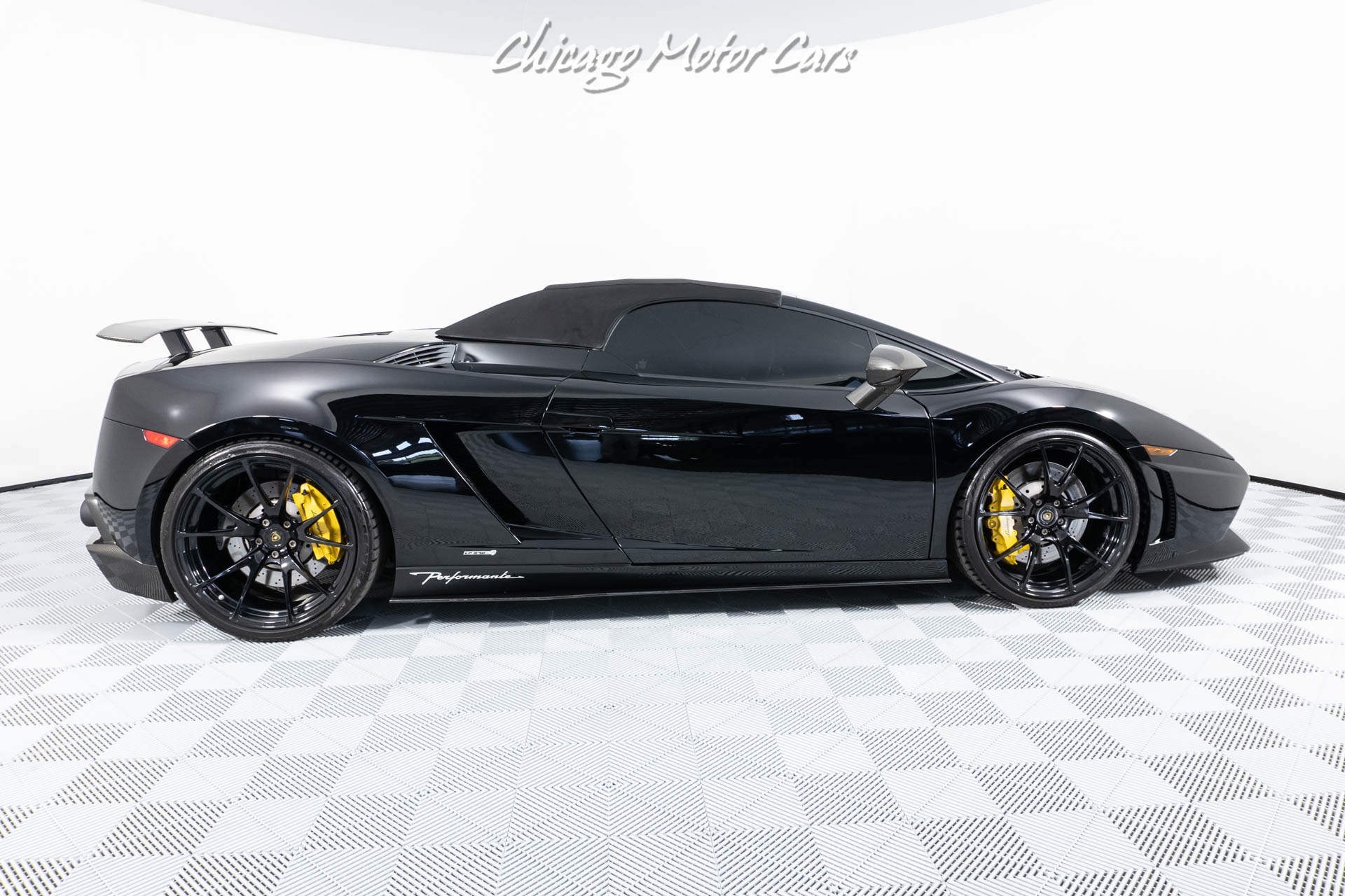 Used-2012-Lamborghini-Gallardo-Performante-570-4-SPYDER