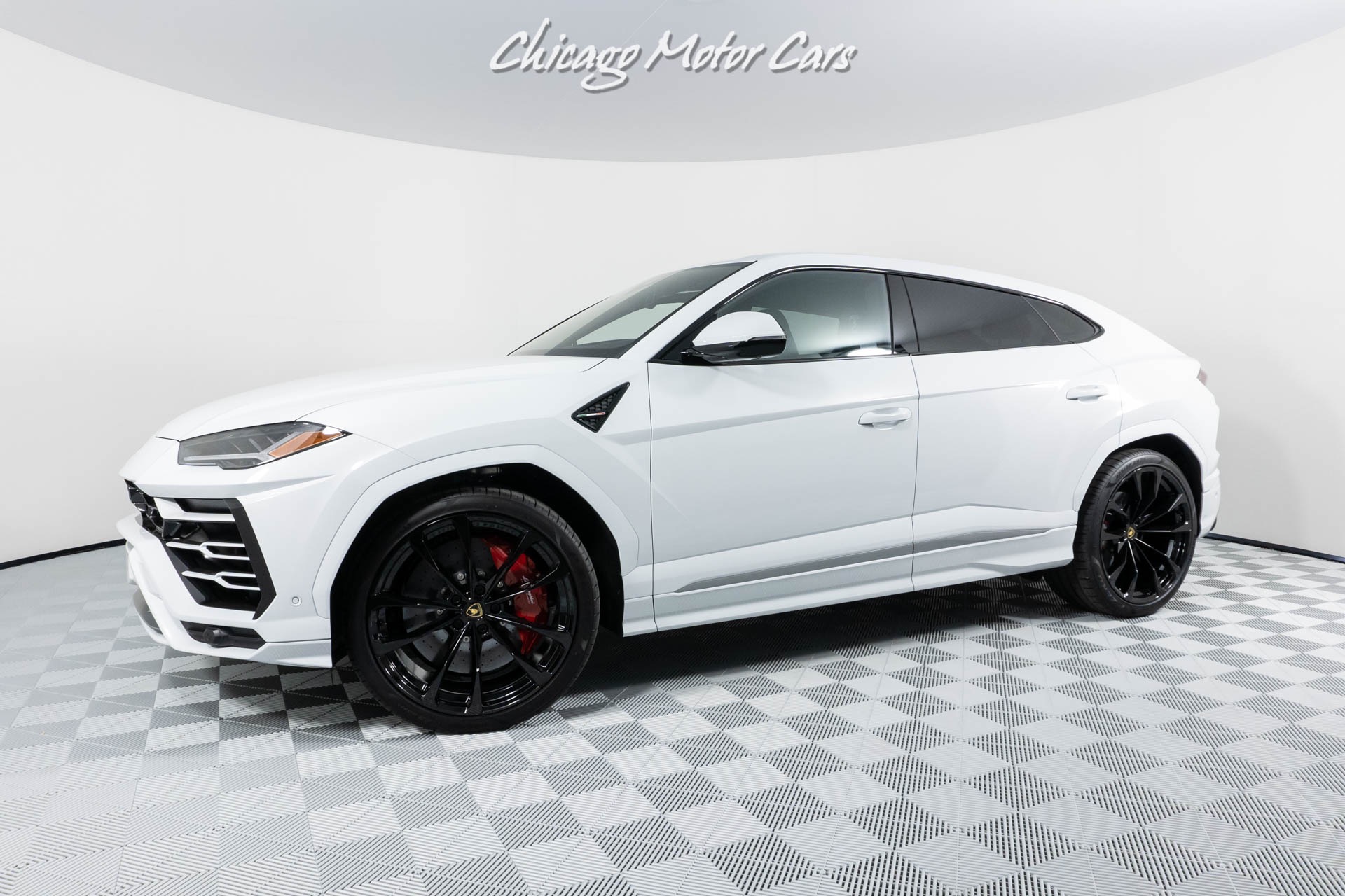 Used 2022 Lamborghini Urus SUV 23 Shiny Taigete Rims! B&O 3D Audio! ONLY 50 Miles! for sale Sold at Chicago Motor Cars in West Chicago IL 60185 1