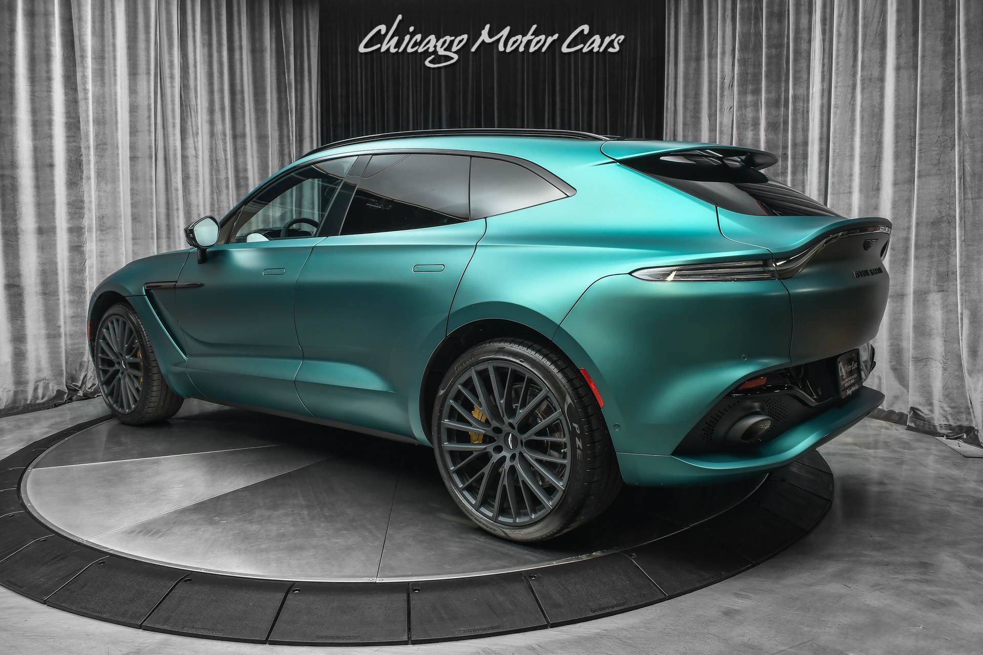 Used-2022-Aston-Martin-DBX-SUV-ONLY-306-Miles-Satin-Racing-Green-TONS-of-Carbon-HOT-Spec-HUGE-MSRP