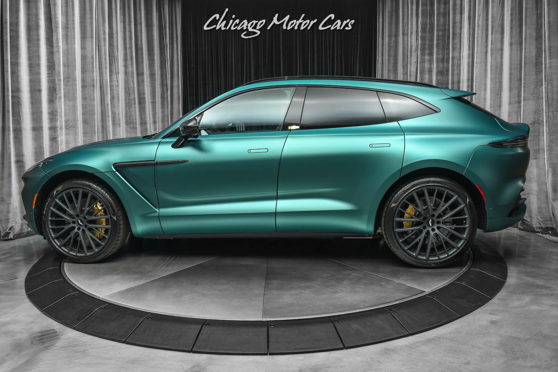 Used-2022-Aston-Martin-DBX-SUV-ONLY-306-Miles-Satin-Racing-Green-TONS-of-Carbon-HOT-Spec-HUGE-MSRP