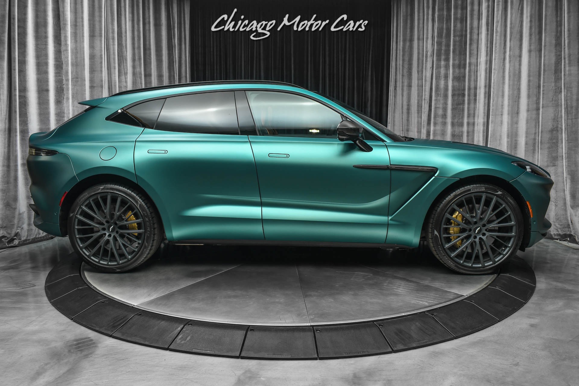 Used-2022-Aston-Martin-DBX-SUV-ONLY-306-Miles-Satin-Racing-Green-TONS-of-Carbon-HOT-Spec-HUGE-MSRP