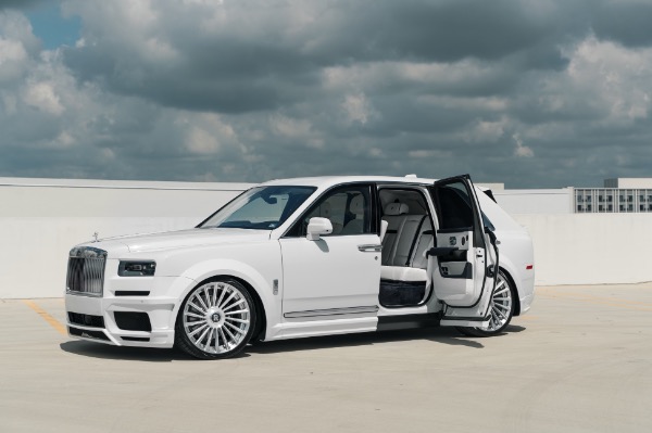 Used 2022 Rolls-Royce Cullinan Novitec Widebody Brand New Build Starlight Headliner Rear Theatre for sale Sold at Chicago Motor Cars in West Chicago IL 60185 1