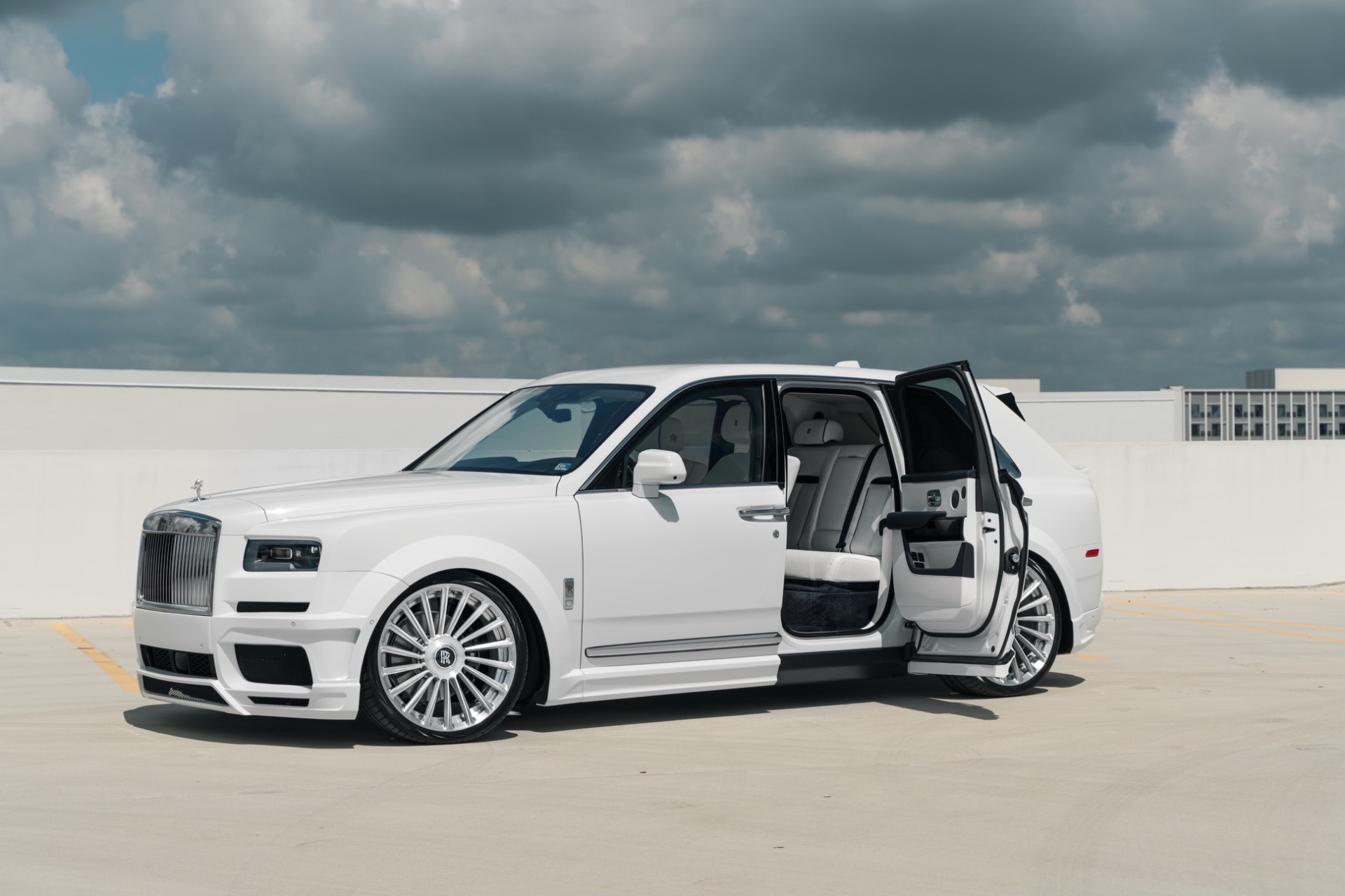 Used-2022-Rolls-Royce-Cullinan-Novitec-Widebody-Brand-New-Build-Starlight-Headliner-Rear-Theatre