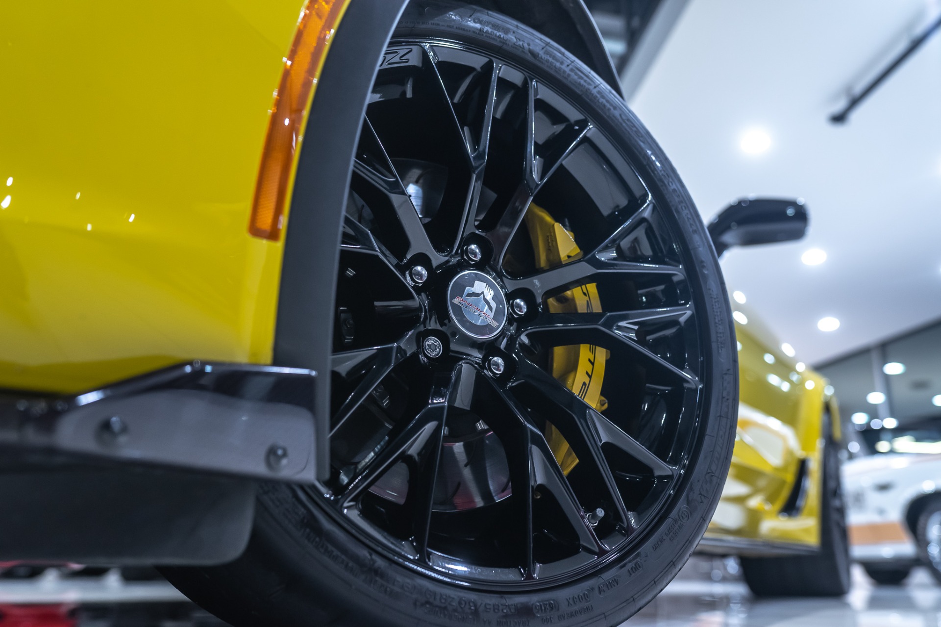 Used-2016-Chevrolet-Corvette-Z06-LOADED-3LZ-1-OWNER-CLEAN-CARFAX-GORGEOUS-RACING-YELLOW