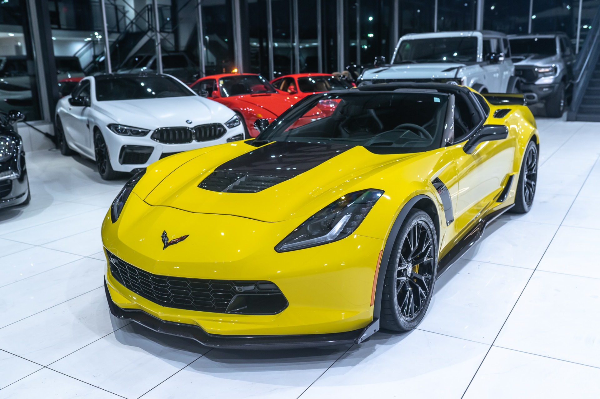 Used-2016-Chevrolet-Corvette-Z06-LOADED-3LZ-1-OWNER-CLEAN-CARFAX-GORGEOUS-RACING-YELLOW