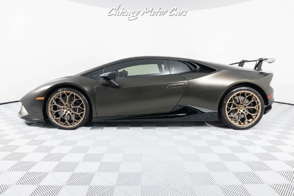 Used 2018 Lamborghini Huracan LP 640-4 Performante TONS OF CARBON HOT COLOR COMBO ONLY 11k MILES for sale Sold at Chicago Motor Cars in West Chicago IL 60185 2