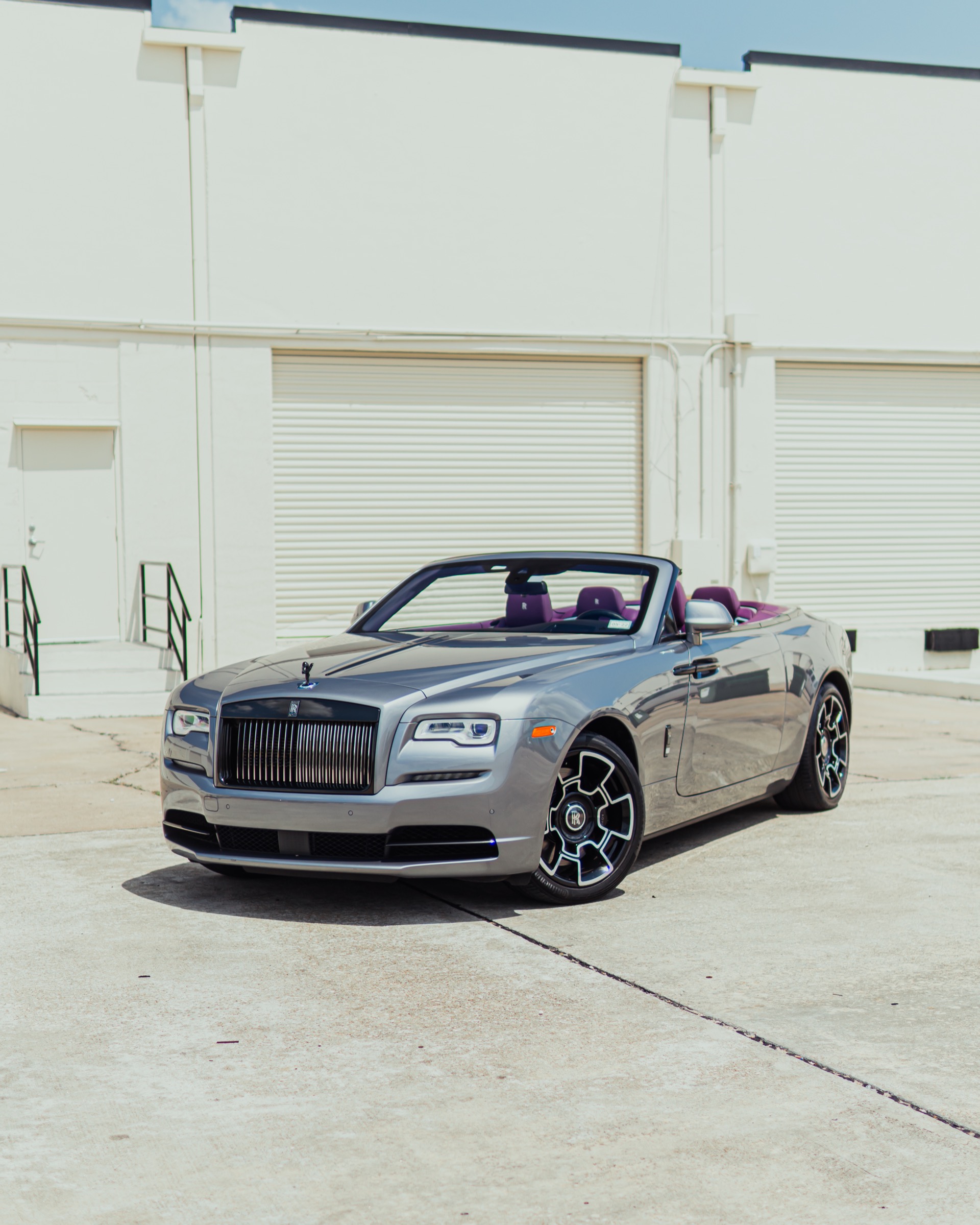 Used-2019-Rolls-Royce-Dawn-Black-Badge-Convertible-LOW-Miles-Gorgeous-Spec-Tailored-Interior-LOADED