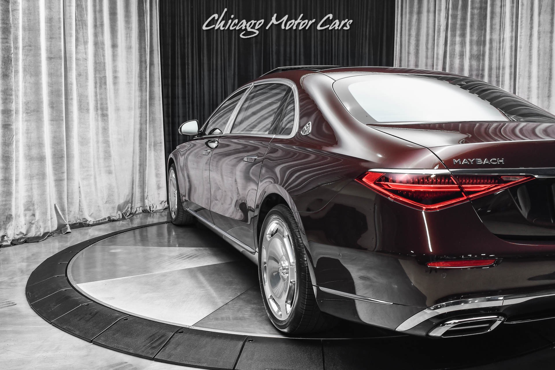 Used-2022-Mercedes-Benz-S580-Maybach-4Matic-Sedan-ONLY-500-Miles-Flowing-Lines-Trim-Gorgeous-Color-Combo