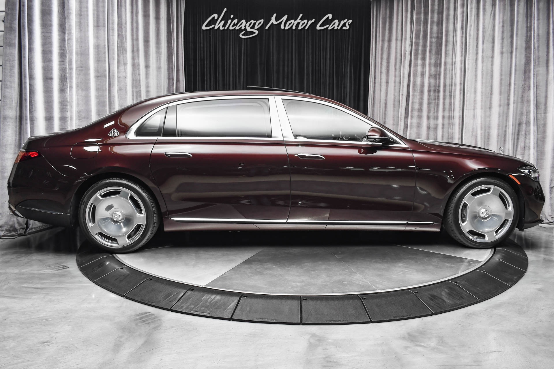 Used-2022-Mercedes-Benz-S580-Maybach-4Matic-Sedan-ONLY-500-Miles-Flowing-Lines-Trim-Gorgeous-Color-Combo