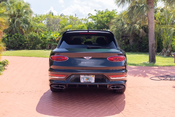 Used 2022 Bentley Bentayga Speed SUV Mulliner Collection Touring Spec ONLY 140 Miles HUGE MSRP LOADED! for sale Sold at Chicago Motor Cars in West Chicago IL 60185 4