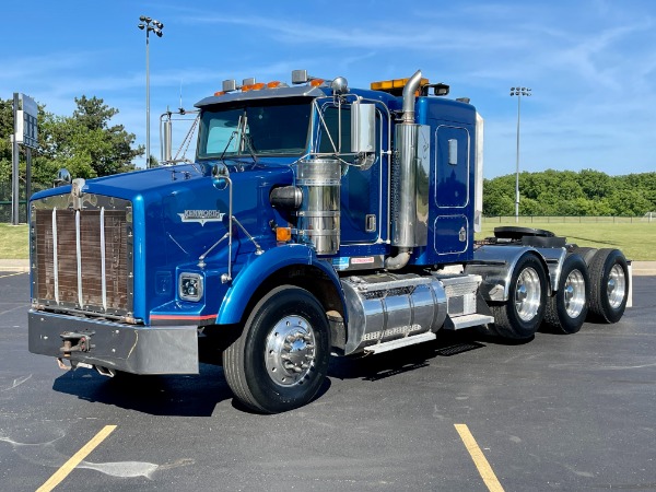 Used 2000 Kenworth T-800 Tri-Axle Sleeper - Cummins 600 - 18 Speed - PTO - Wet Kit for sale Sold at Chicago Motor Cars in West Chicago IL 60185 1