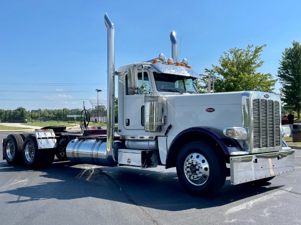 Used 2007 Peterbilt 389 Day Cab GLIDER! Detroit Diesel - 13 Speed Manual for sale Sold at Chicago Motor Cars in West Chicago IL 60185 3