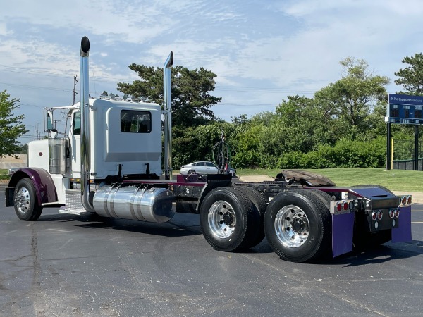 Used-2007-Peterbilt-389-Day-Cab-GLIDER-Detroit-Diesel---13-Speed-Manual