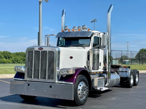 Used 2007 Peterbilt 389 Day Cab GLIDER! Detroit Diesel - 13 Speed Manual for sale Sold at Chicago Motor Cars in West Chicago IL 60185 1