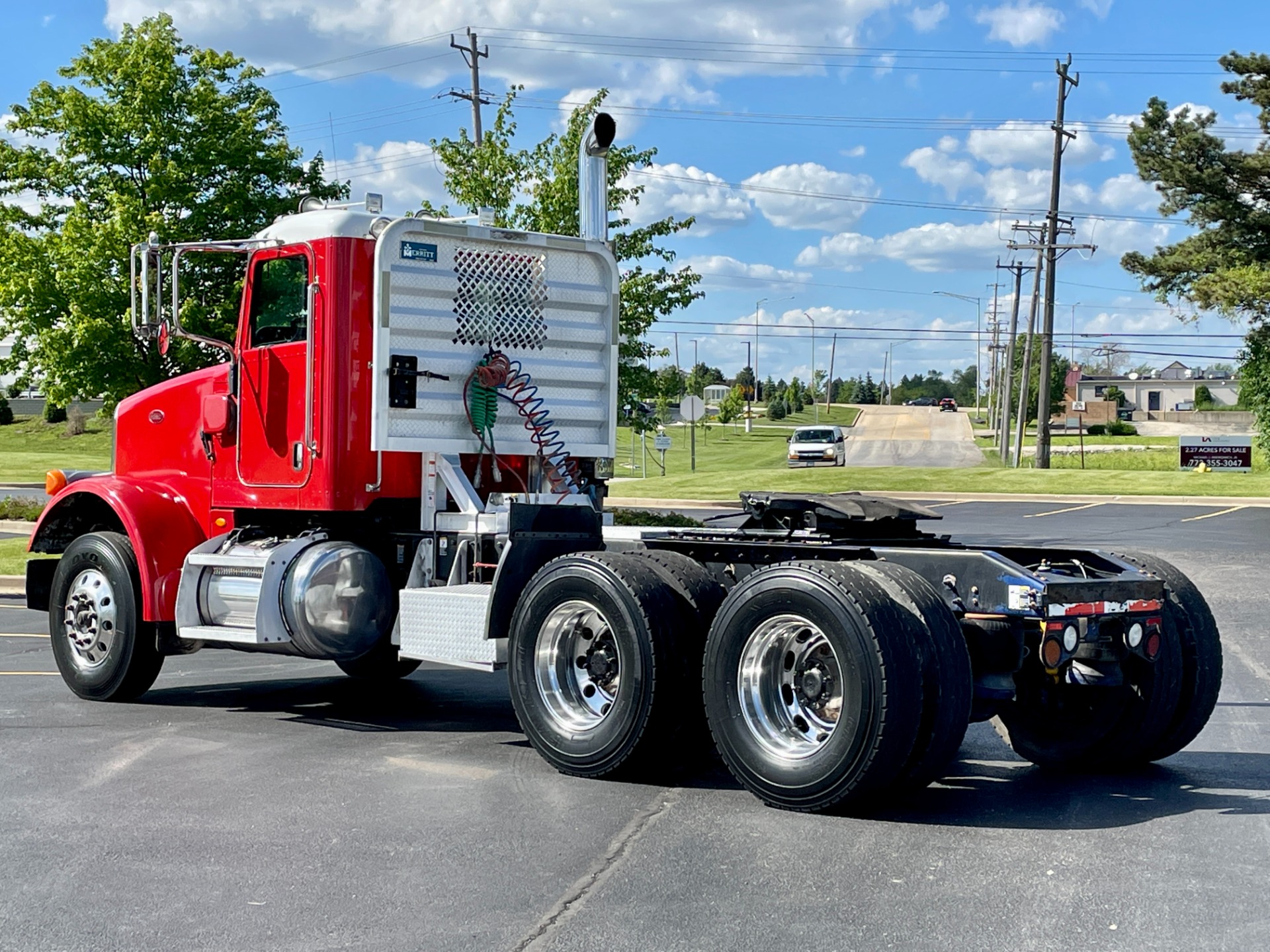 Used-2008-Peterbilt-365-Day-Cab---Cummins-ISM---410-Horsepower---10-Speed-Manual