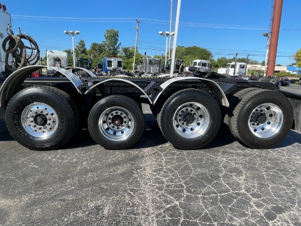 Used-2016-Kenworth-T800-QUAD-AXLE-DAY-CAB---CUMMINS-ISX---DUAL-LINE-WET-KIT---93K-GVWR