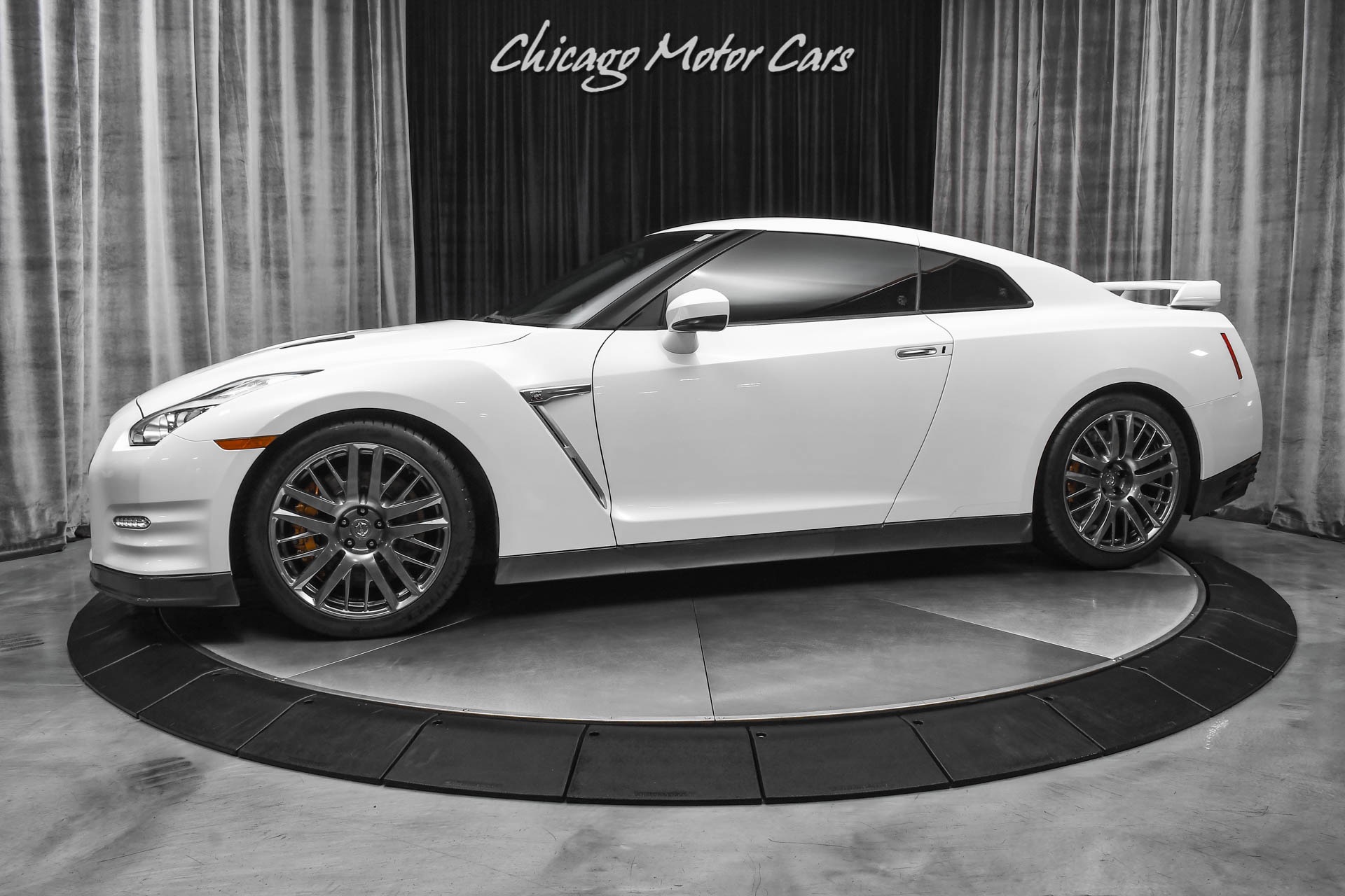Used 2016 Nissan GT-R Premium Coupe 600+ WHP! HOT Color Combo! GTC Titan Titanium Exhaust! for sale Sold at Chicago Motor Cars in West Chicago IL 60185 1