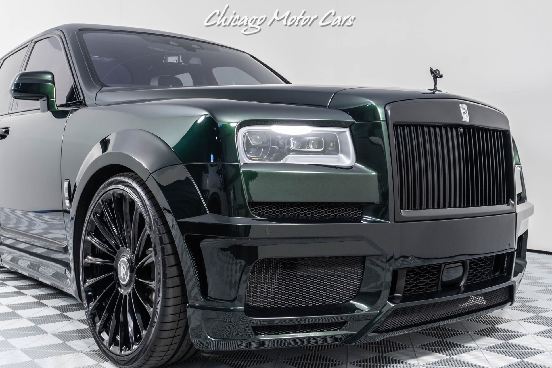 Used-2022-Rolls-Royce-Cullinan-SUV-NOVITEC-WIDEBODY-KIT-ANRKY-WHEELS-Shooting-Star-Headliner