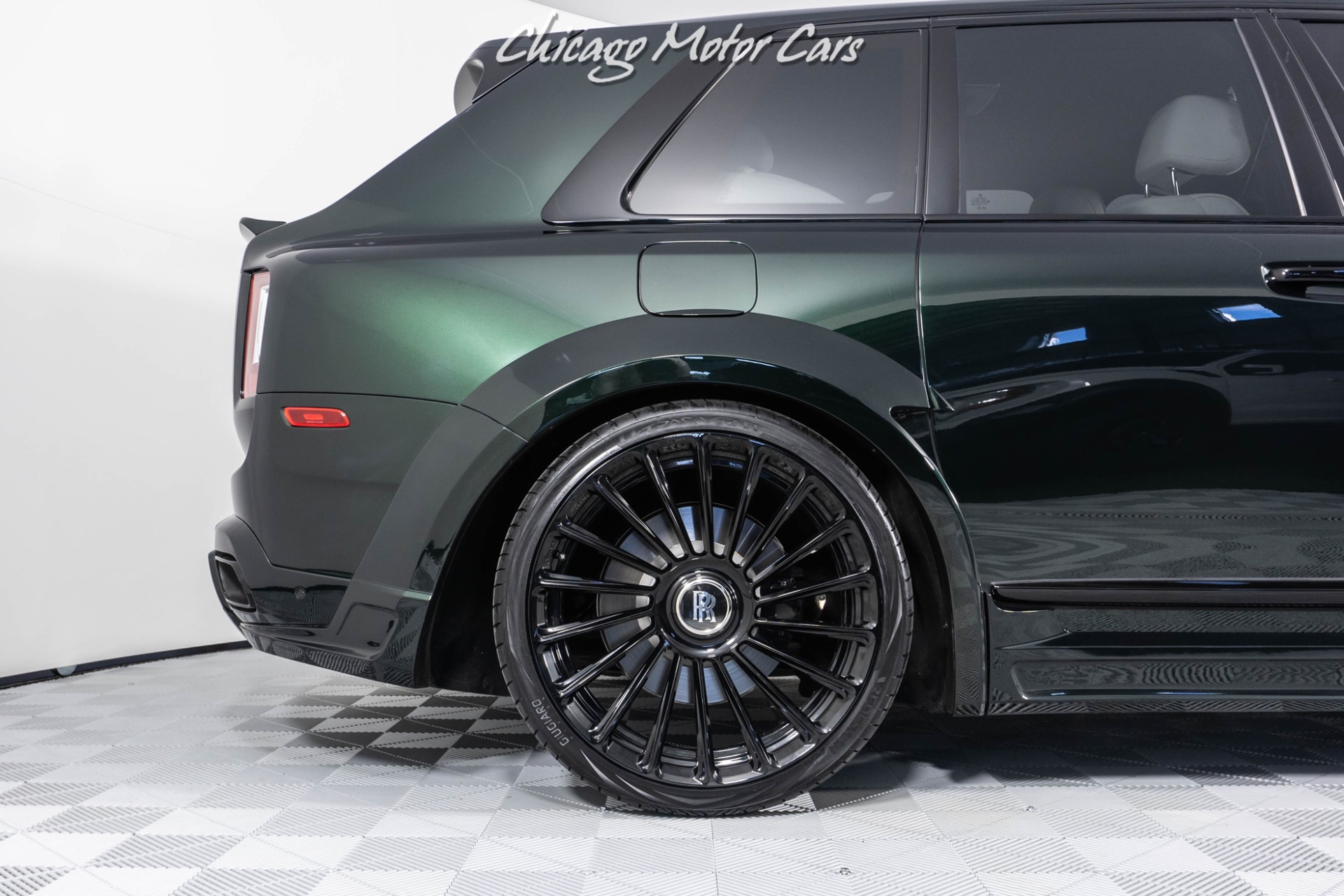 Used-2022-Rolls-Royce-Cullinan-SUV-NOVITEC-WIDEBODY-KIT-ANRKY-WHEELS-Shooting-Star-Headliner