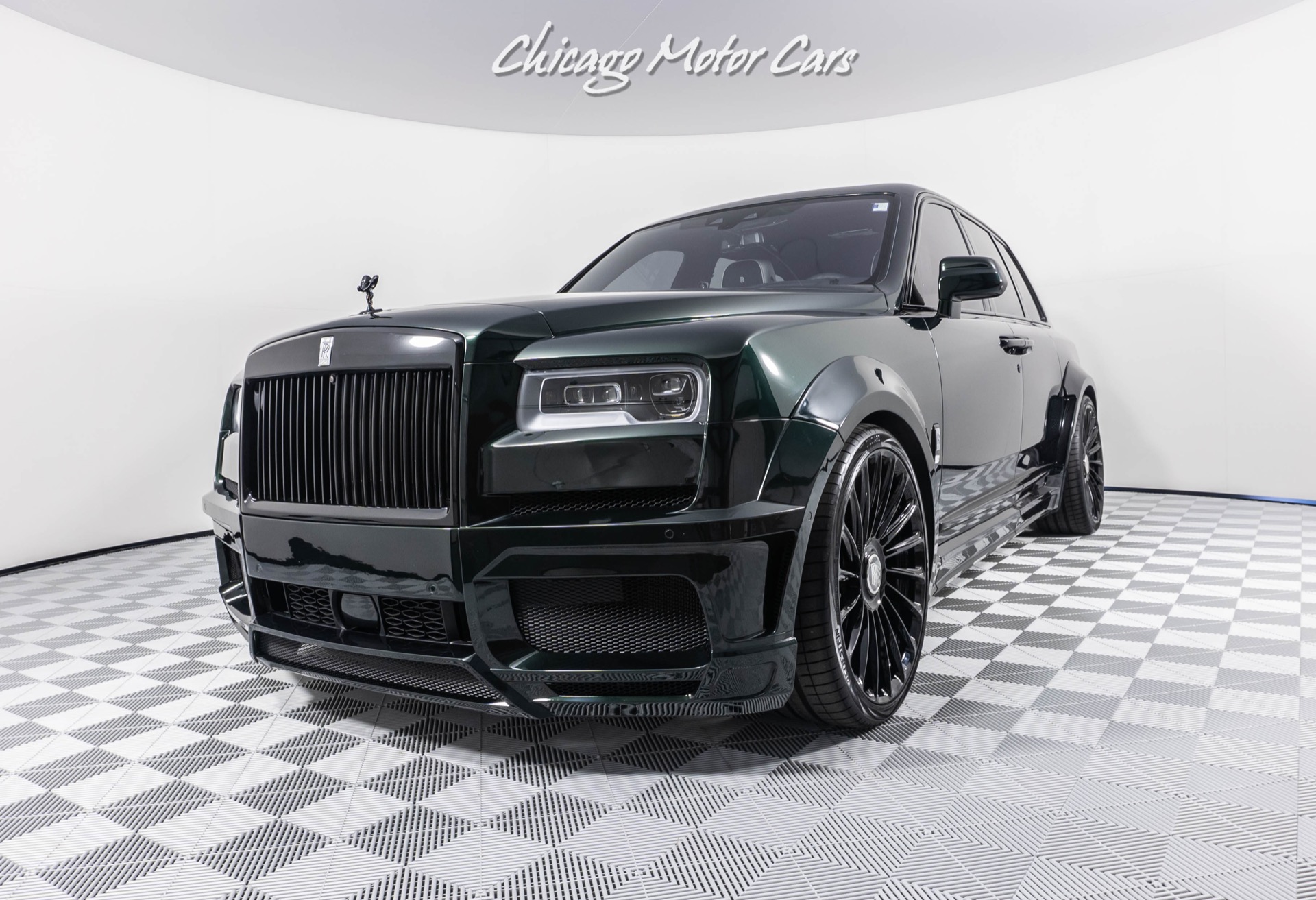 Used-2022-Rolls-Royce-Cullinan-SUV-NOVITEC-WIDEBODY-KIT-ANRKY-WHEELS-Shooting-Star-Headliner