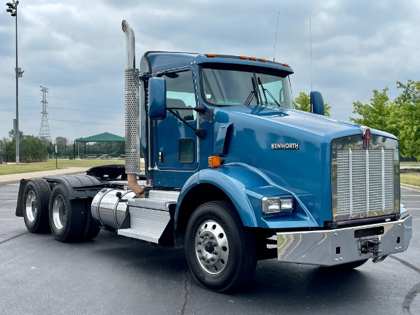 Used-2019-Kenworth-T800-Day-Cab---Cummins-X15---500-Horsepower---18-Speed-Manual