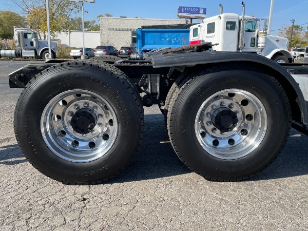 Used-2016-Kenworth-W900L-ICON-900-SLEEPER----44-BUILT---CUMMINS-ISX---550-HORSEPOWER---18-SPEED