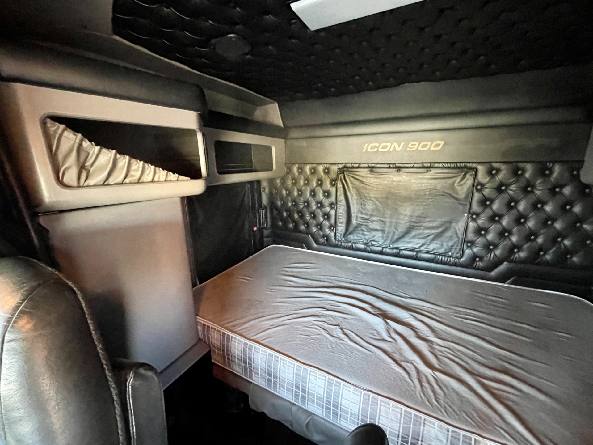 2016 KENWORTH W9 SERIES - Image 51