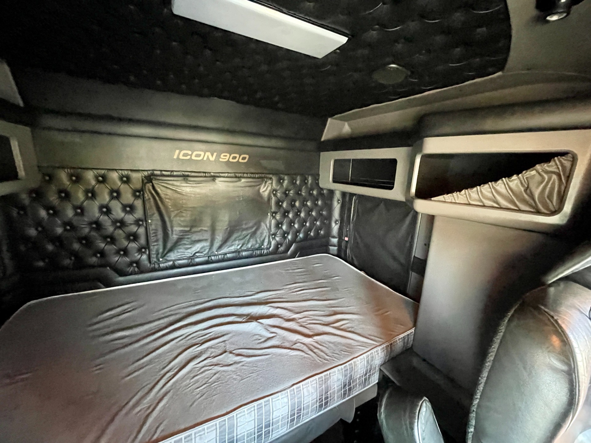 2016 KENWORTH W9 SERIES - Image 52