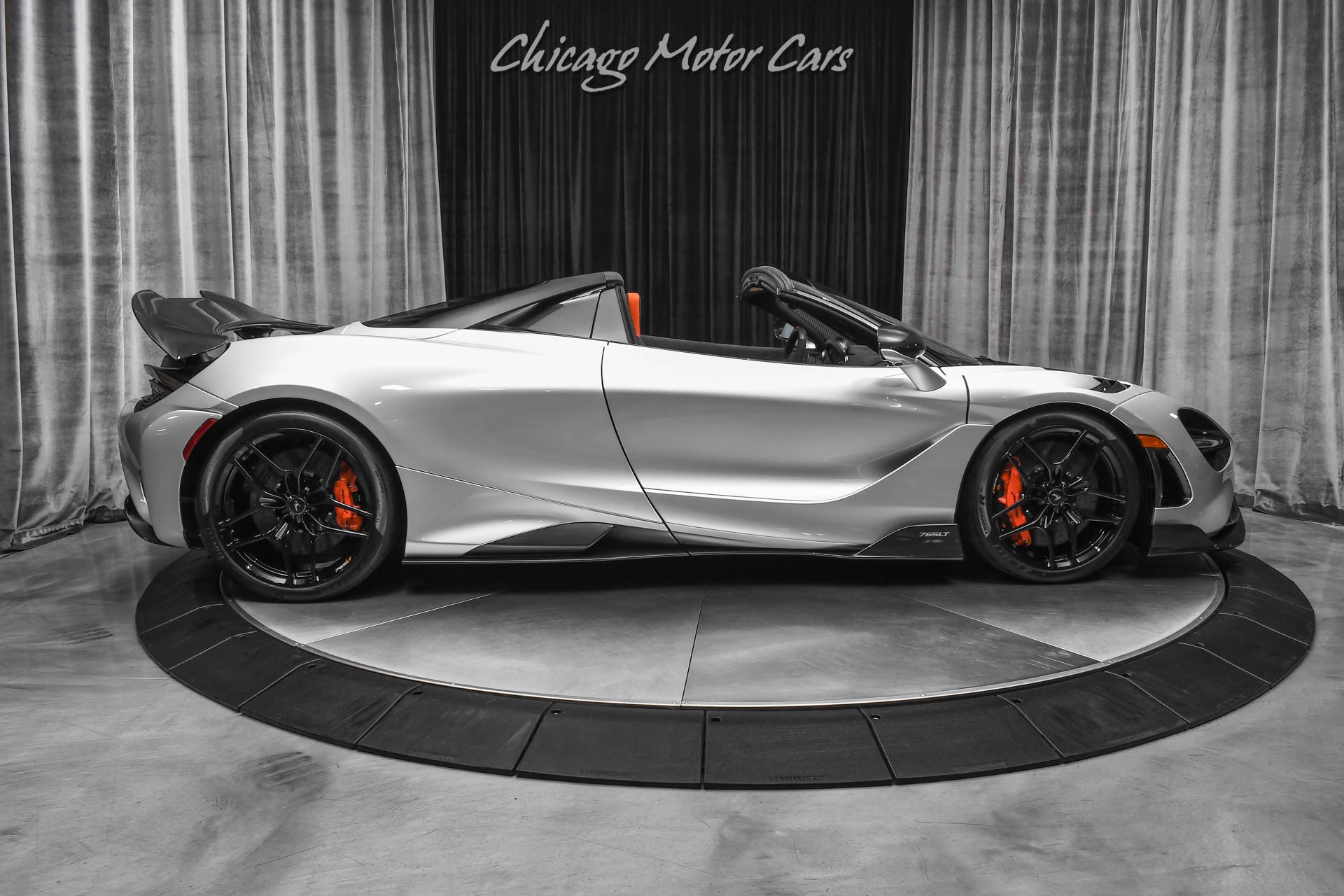 Used-2022-McLaren-765LT-Spider-Convertible-ONLY-43-Miles-MSO-Bespoke-Options-LOADED-Carbon-Fiber