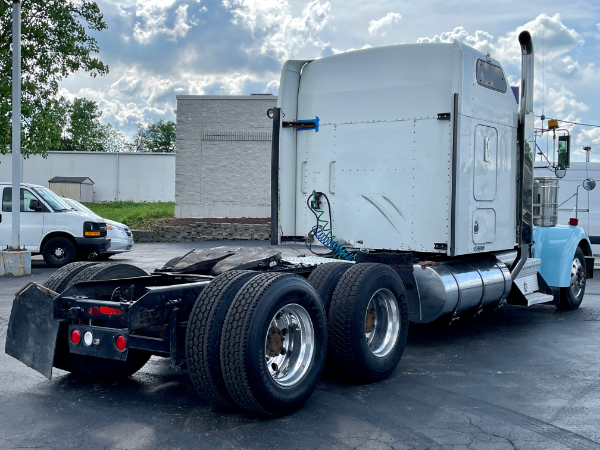 Used 2005 Kenworth W900 Aerocab Sleeper - Cummins ISX - 450 Horsepower - 13 Speed for sale Sold at Chicago Motor Cars in West Chicago IL 60185 5