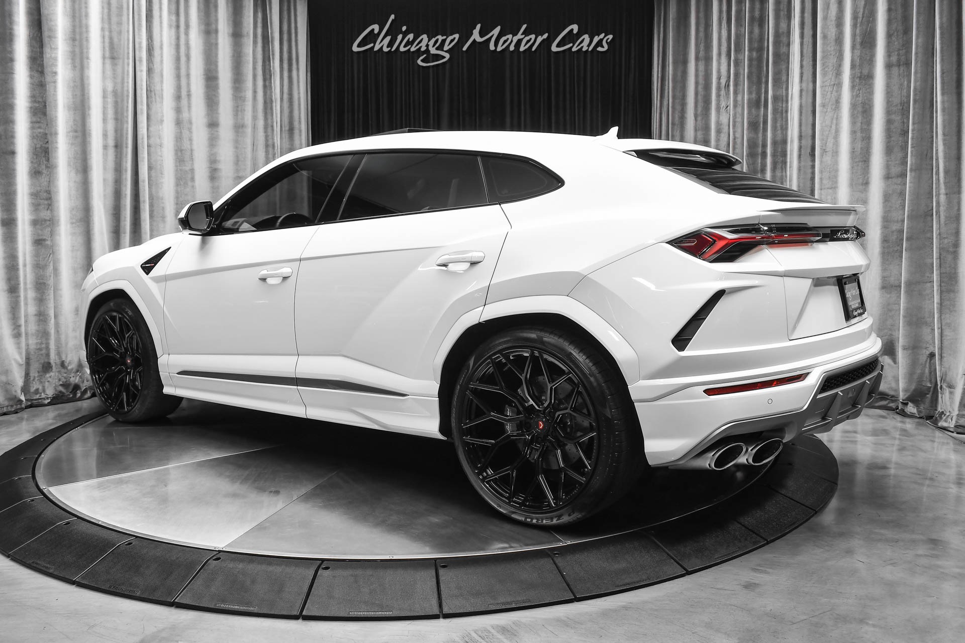 Used-2020-Lamborghini-Urus-SUV-VOSSEN-Wheels-Upgraded-Exhaust-B-O-3D-Comfort-Seats