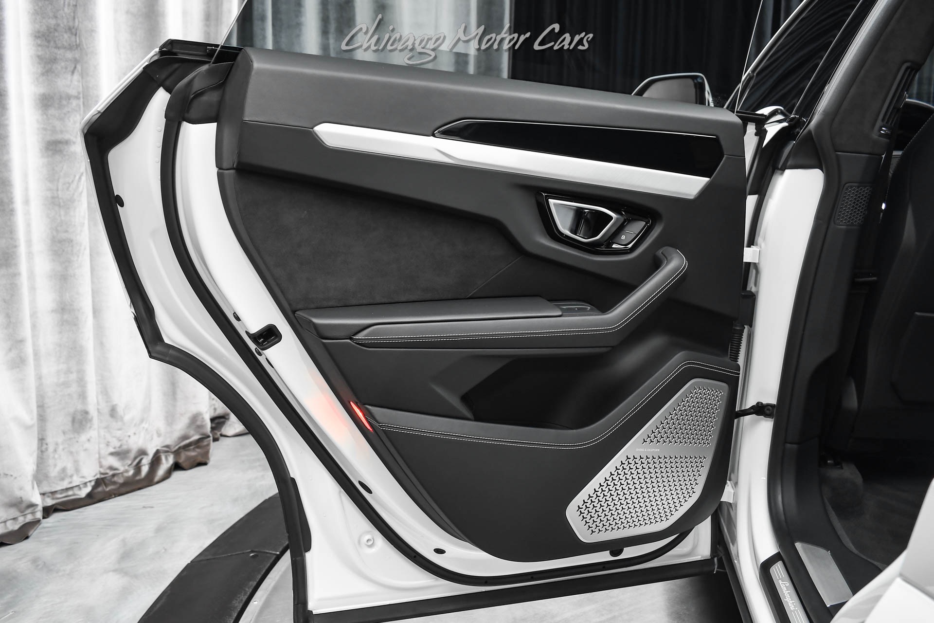 Used-2020-Lamborghini-Urus-SUV-VOSSEN-Wheels-Upgraded-Exhaust-B-O-3D-Comfort-Seats